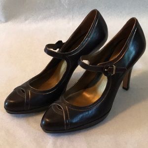 Joan & David Brown leather pumps